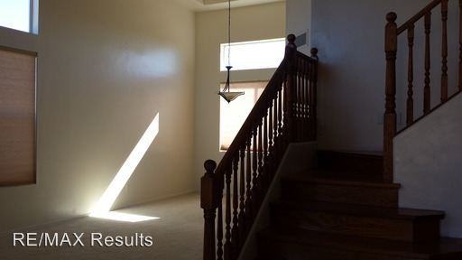 1157 Adobe Ct - Photo 3 of 33