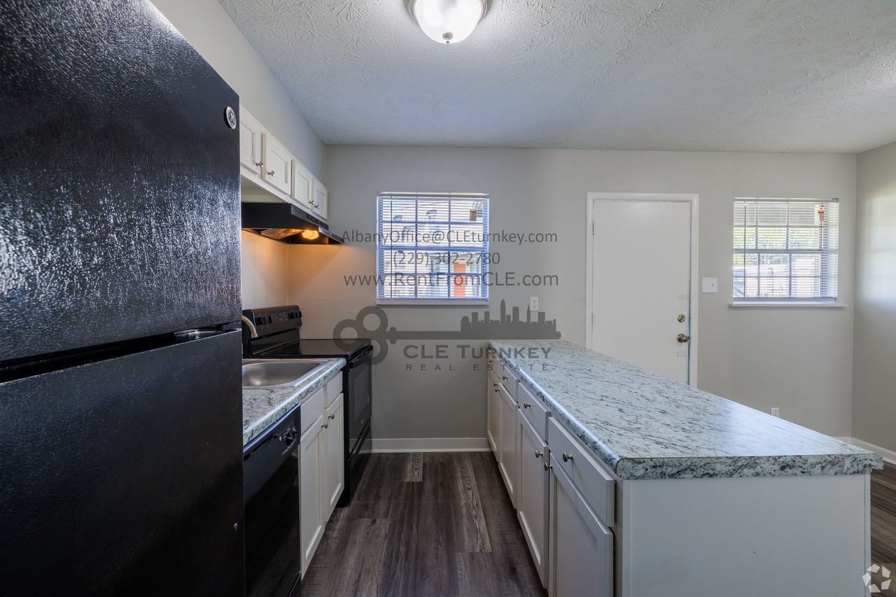 Blakely Place Apartments - Photo 3 of 19