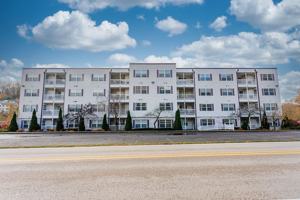 featured image of 999 W Run Rd