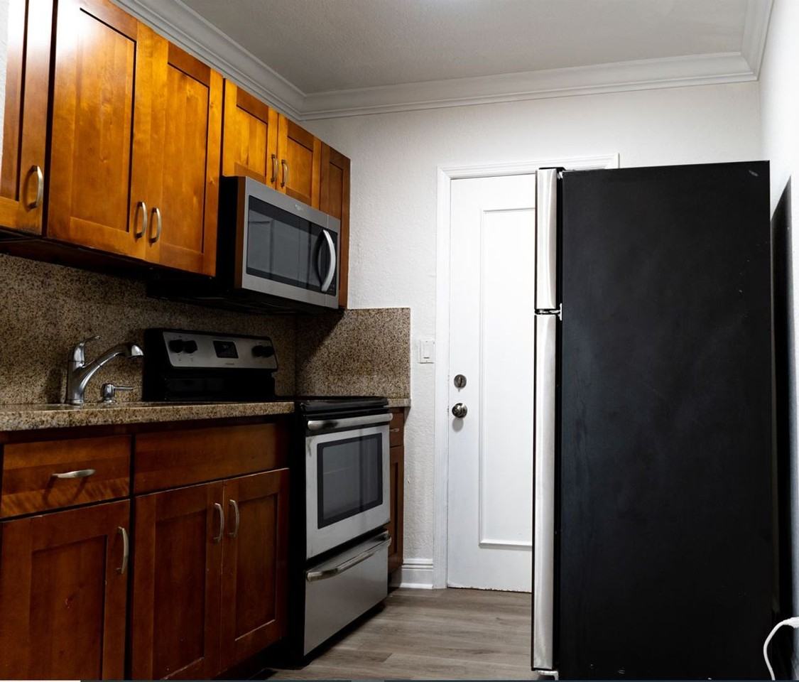 Menores Ave - Photo 2 of 30