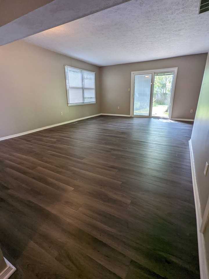 1310 S MADISON STREET - Photo 4 of 25
