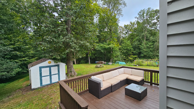 210 Nina Ln - Photo 3 of 18