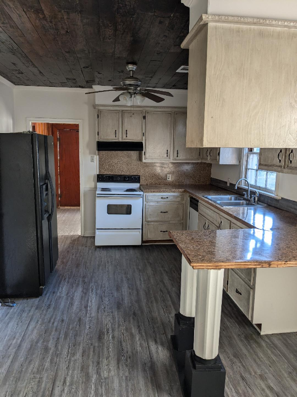 510 E Cedar St - Photo 4 of 8