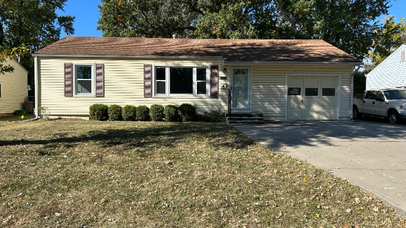 3136 S 46th St - Photo 2 of 15