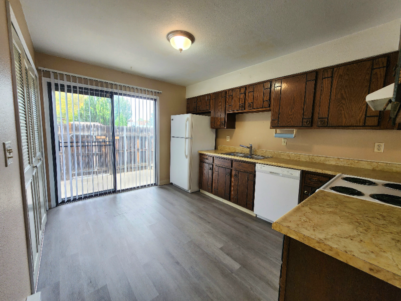 59 Castle Royal Dr - Photo 4 of 13