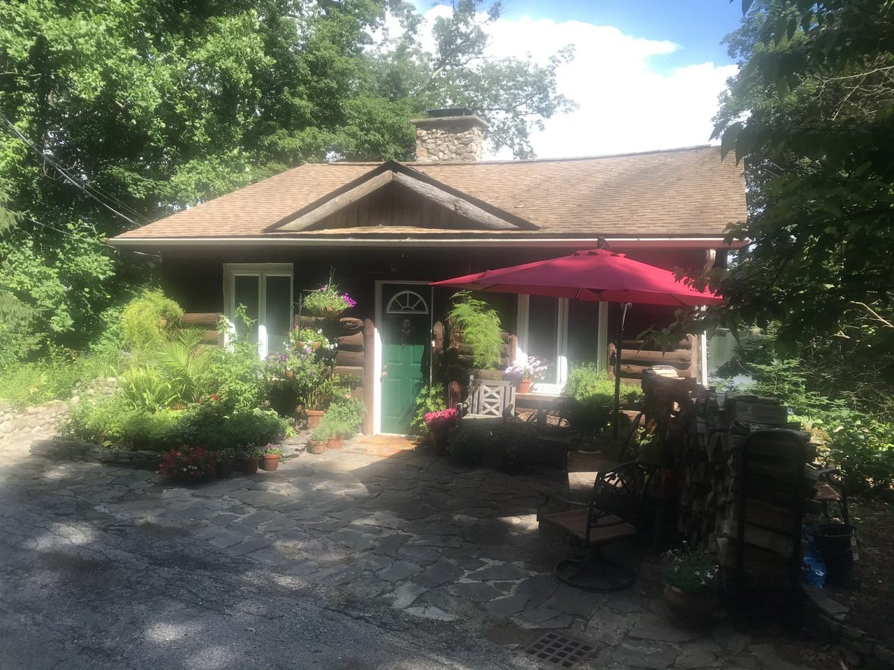 299 Lake Dr - Photo 3 of 13