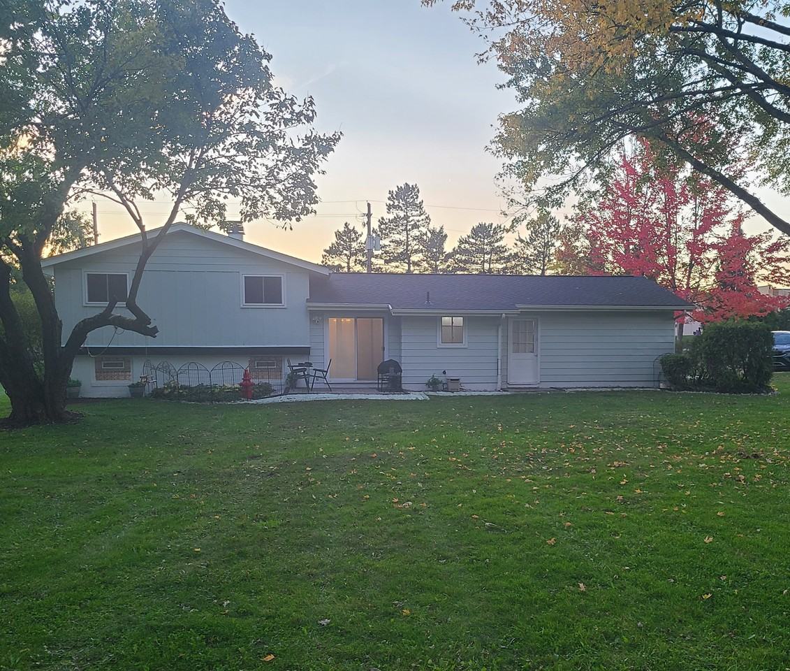 12611 Parkview Drive - Photo 2 of 26