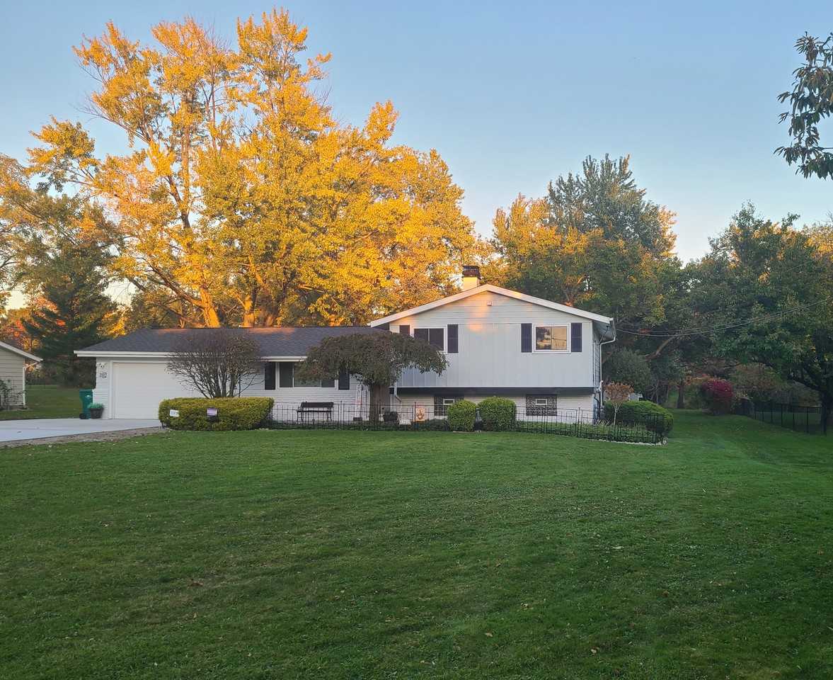 12611 Parkview Drive - Photo 3 of 26