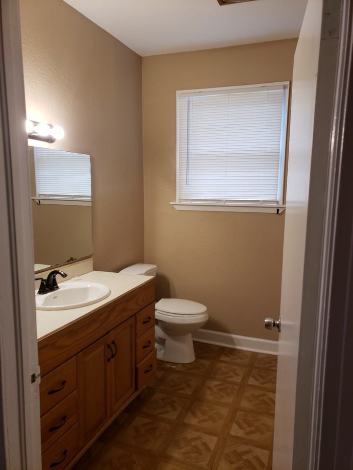 311 Clayton Dr #NA - Photo 3 of 4