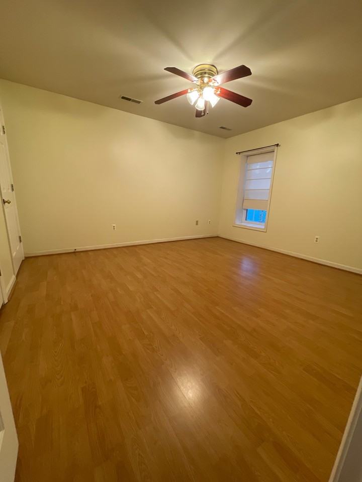 706 Stonewall Ln - Photo 6 of 9