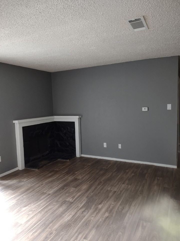 200 Muller Garden Rd - Photo 3 of 9