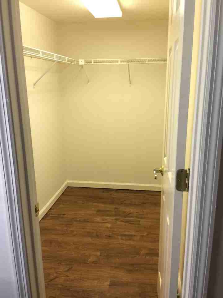 916 N Main St #1 - Photo 7 of 10