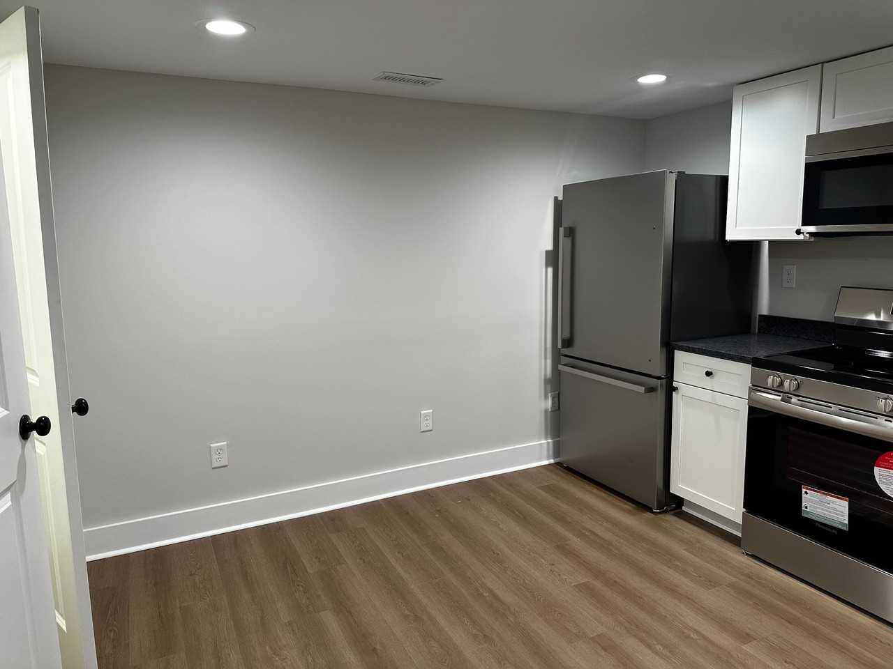 2110 E Raccoon Valley Dr #4 - Photo 3 of 9