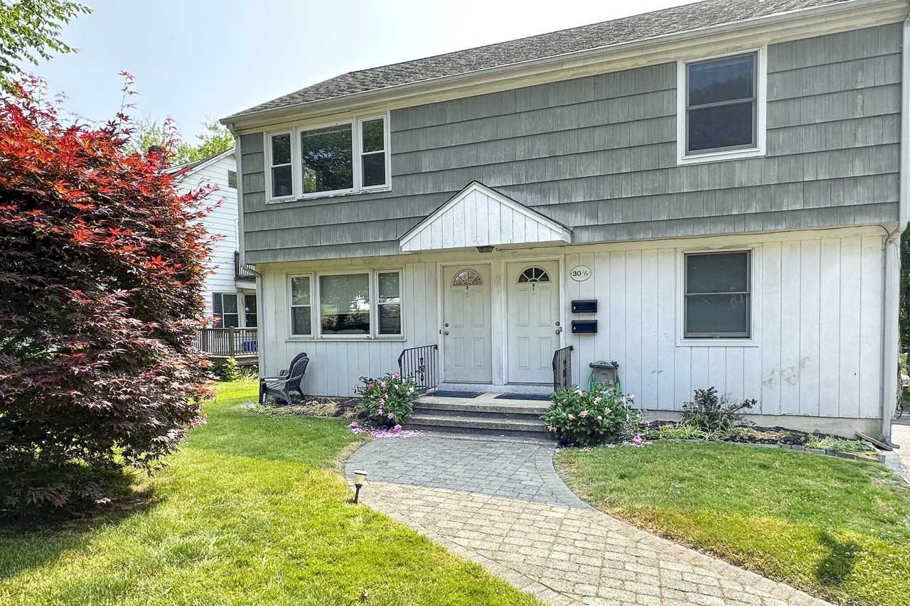 30 1/2 Bartlett Ave #B - Photo 2 of 14