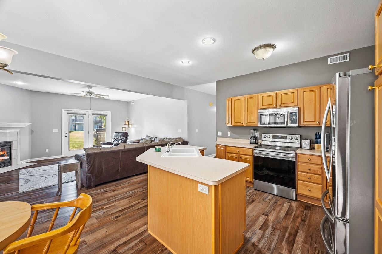 7323 N Villa Lake Dr #1 - Photo 6 of 24