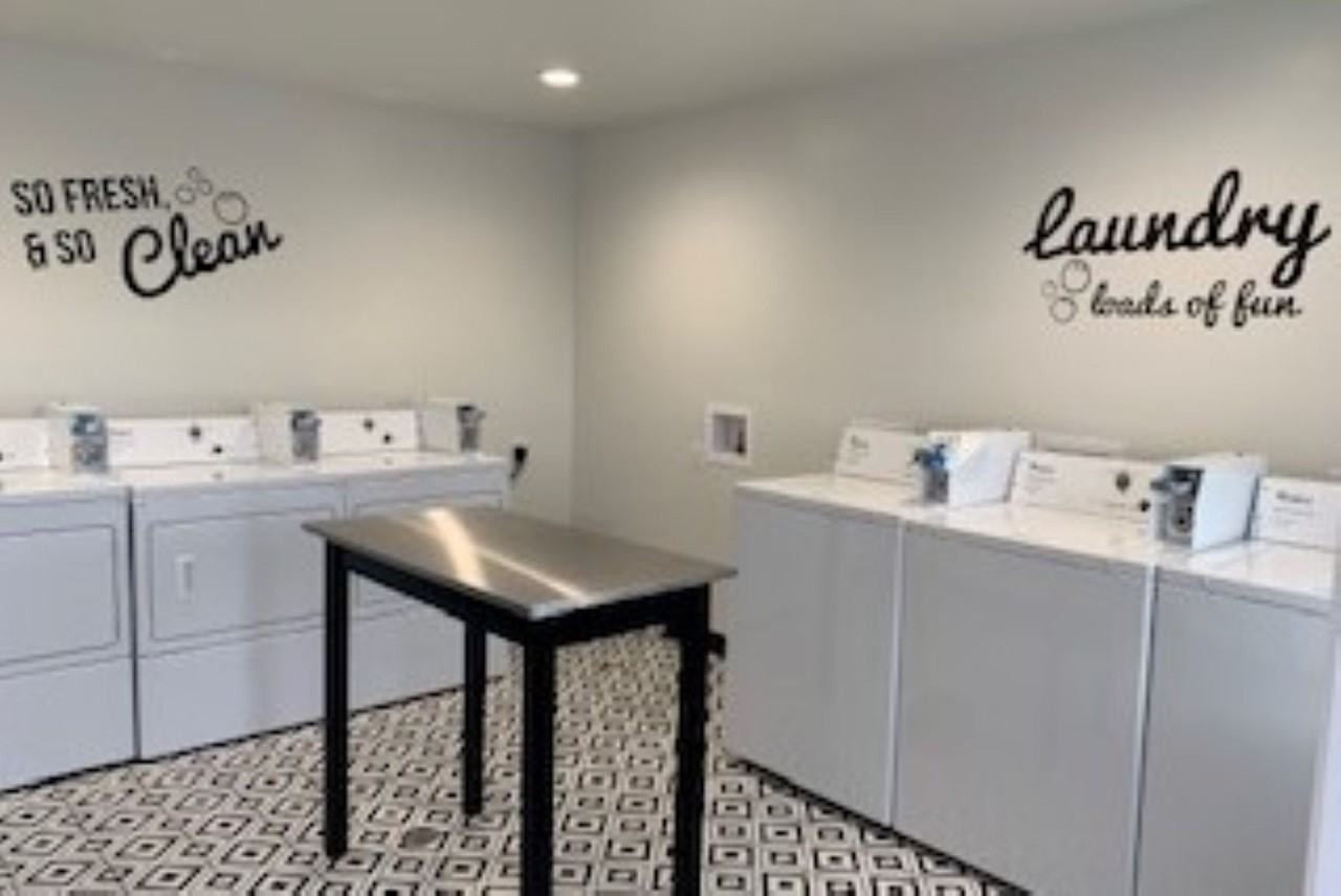 412 E Nunnally St - Photo 3 of 4