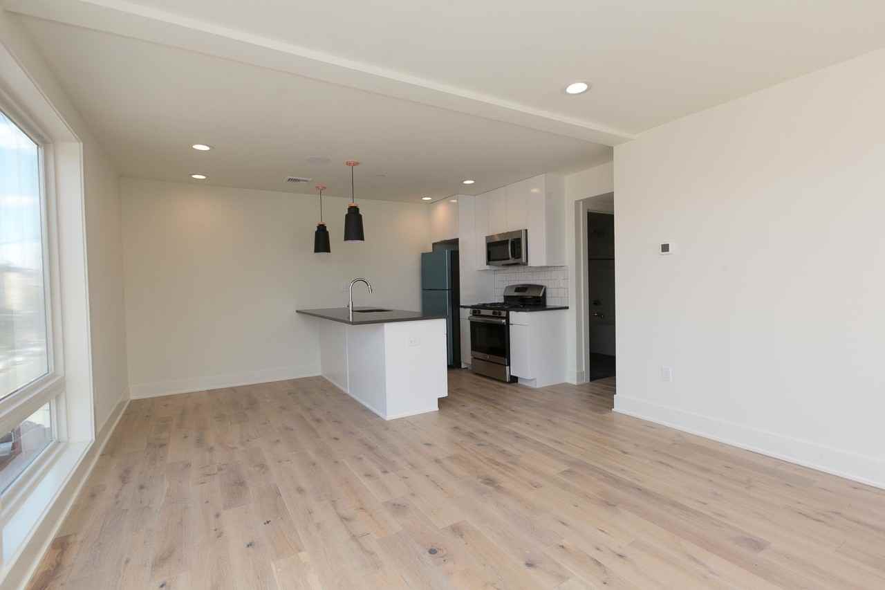 2431 Frankford Ave #16 - Photo 4 of 16