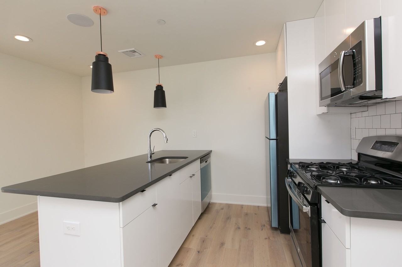 2431 Frankford Ave #16 - Photo 7 of 16