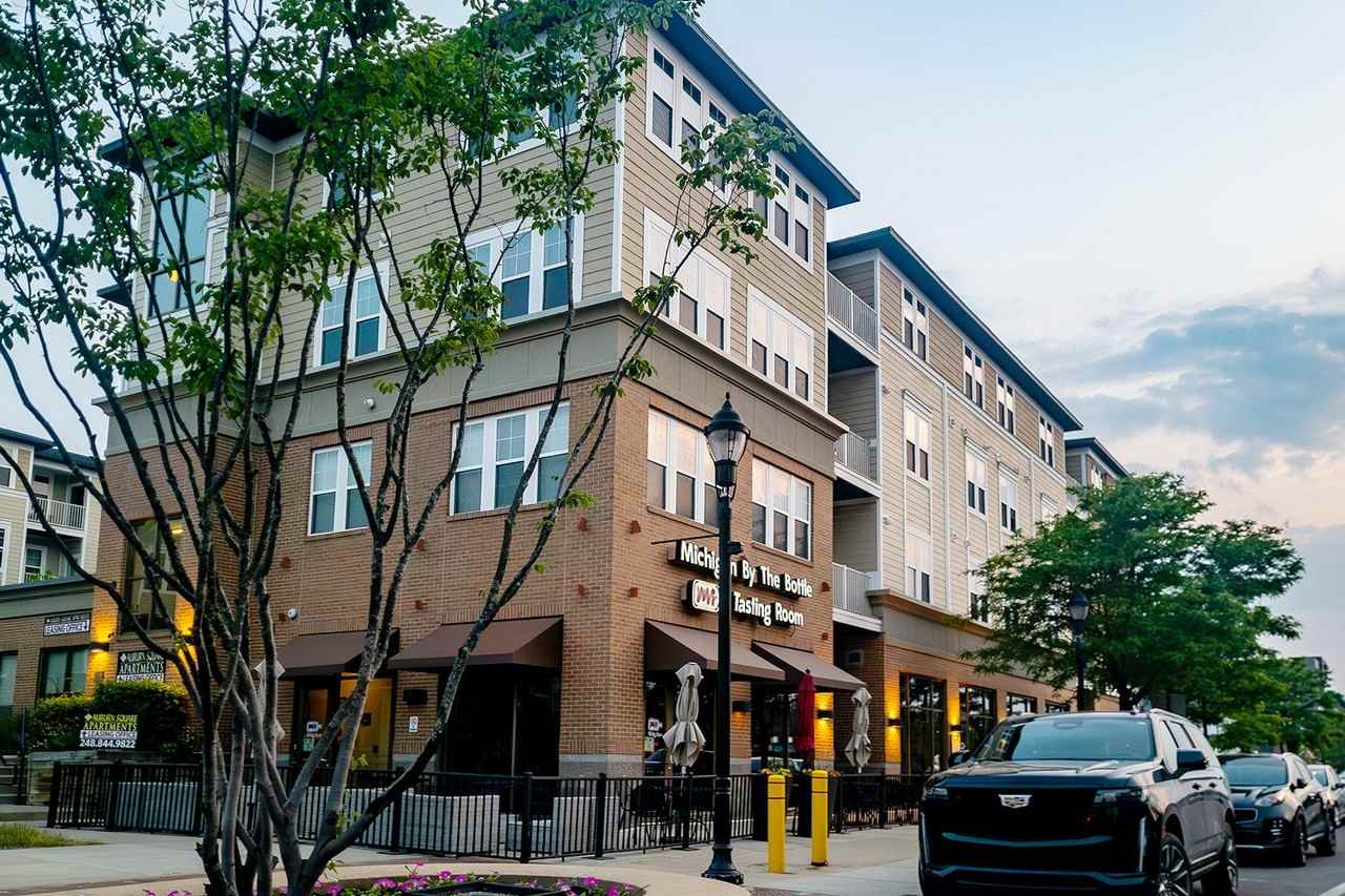 Auburn Square Apartments - Photo 2 of 24