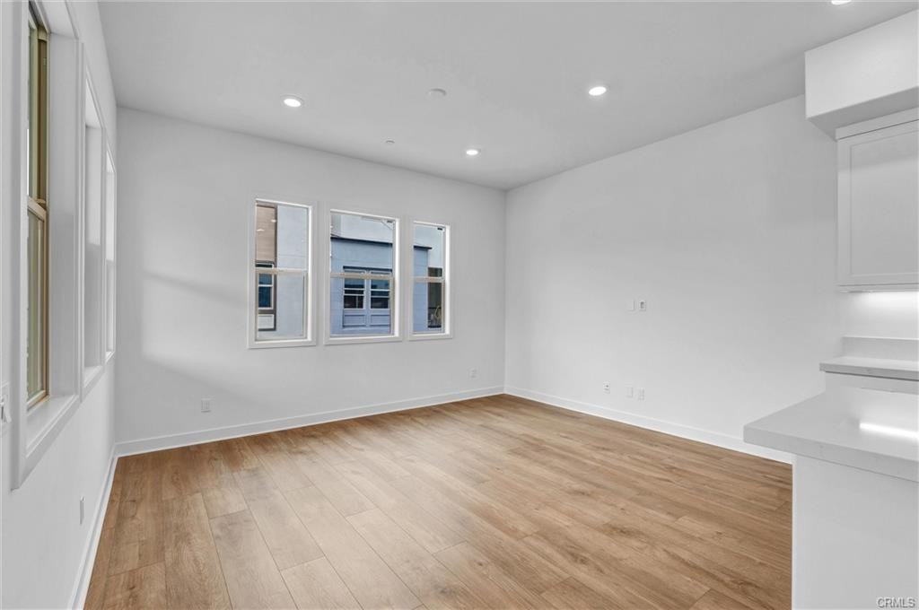 1808 Hollyleaf Ter - Photo 2 of 8