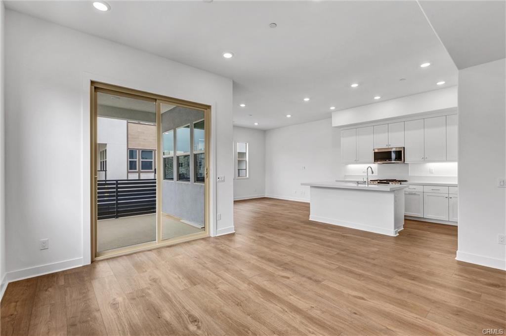 1808 Hollyleaf Ter - Photo 3 of 8