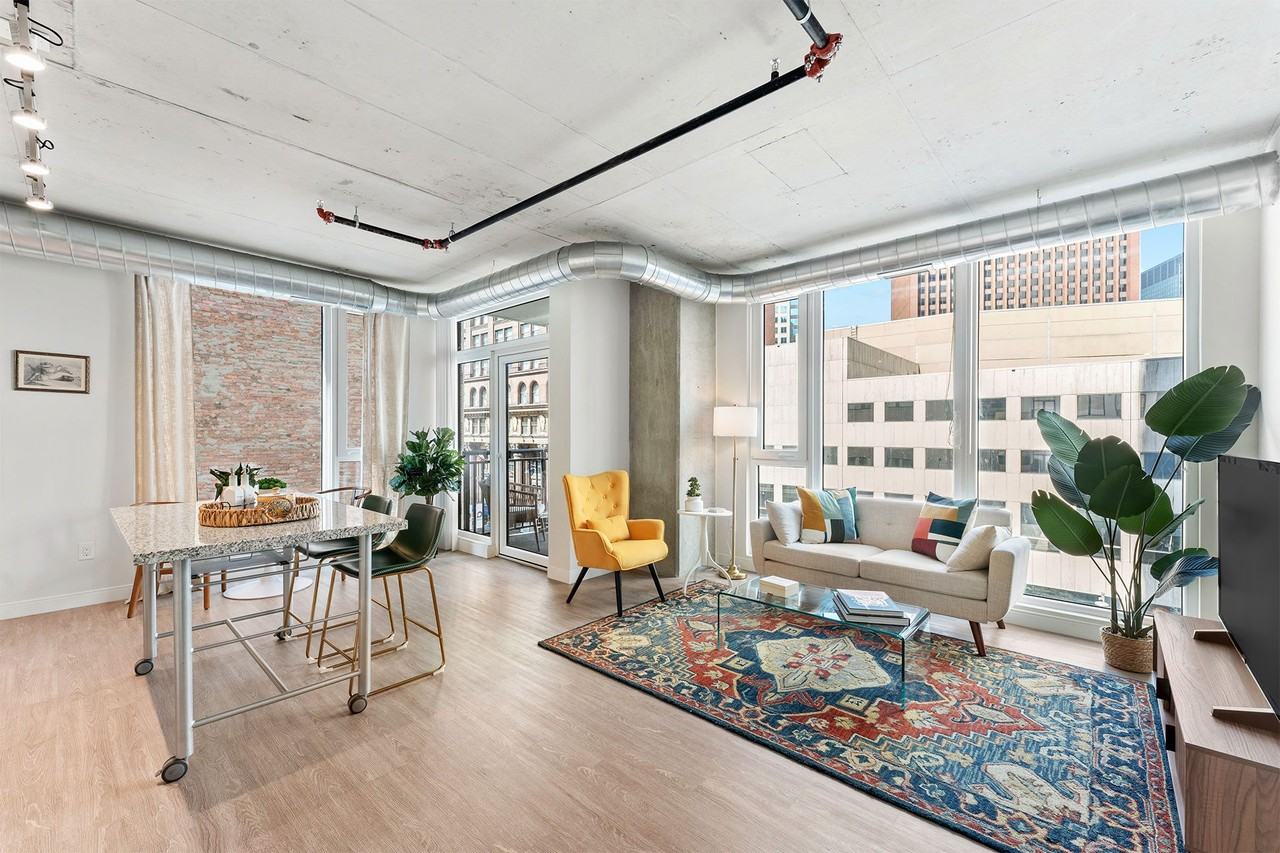 Skyline 776 - Photo 2 of 50