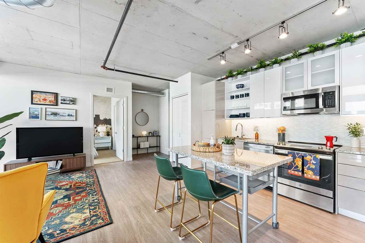 Skyline 776 - Photo 3 of 50