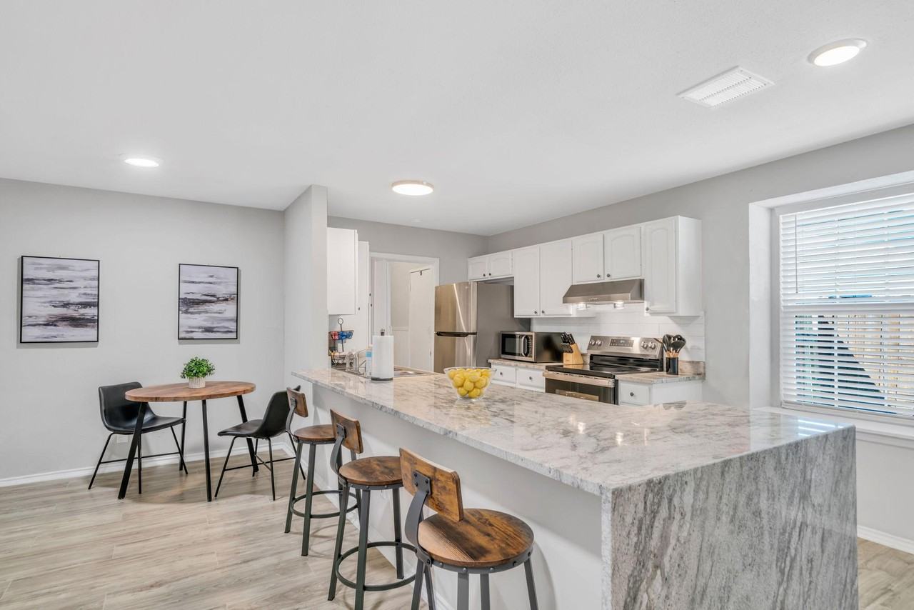 Island View St - Photo 3 of 18