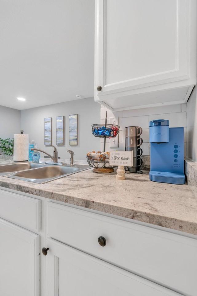 Island View St - Photo 7 of 18