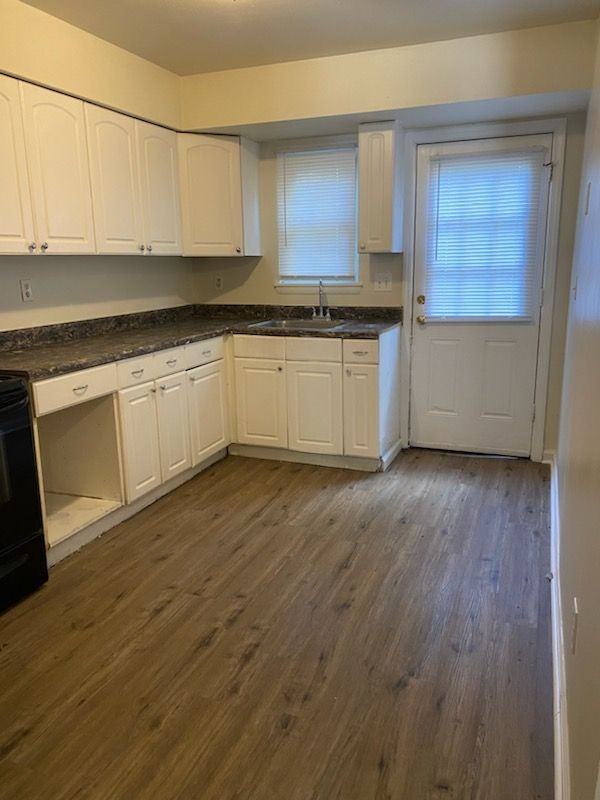 122 Spruance Rd ##Ph - Photo 4 of 10