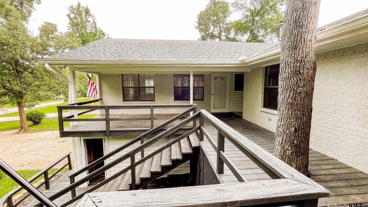 120 Fairway Dr E - Photo 2 of 38