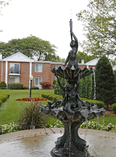 Courts of Williamsburg - Photo 7 of 25