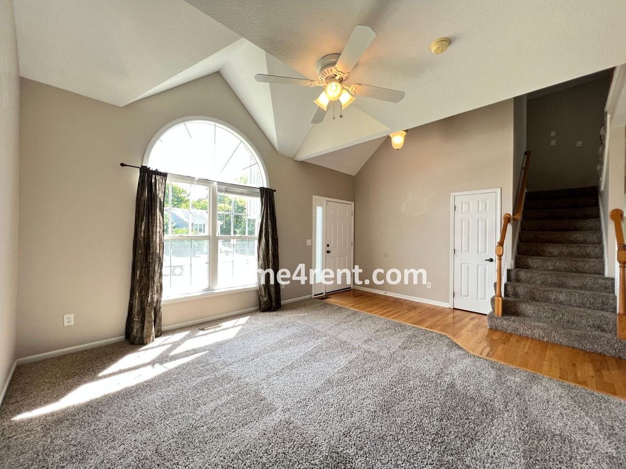 8310 Nw 77th Ter - Photo 5 of 40