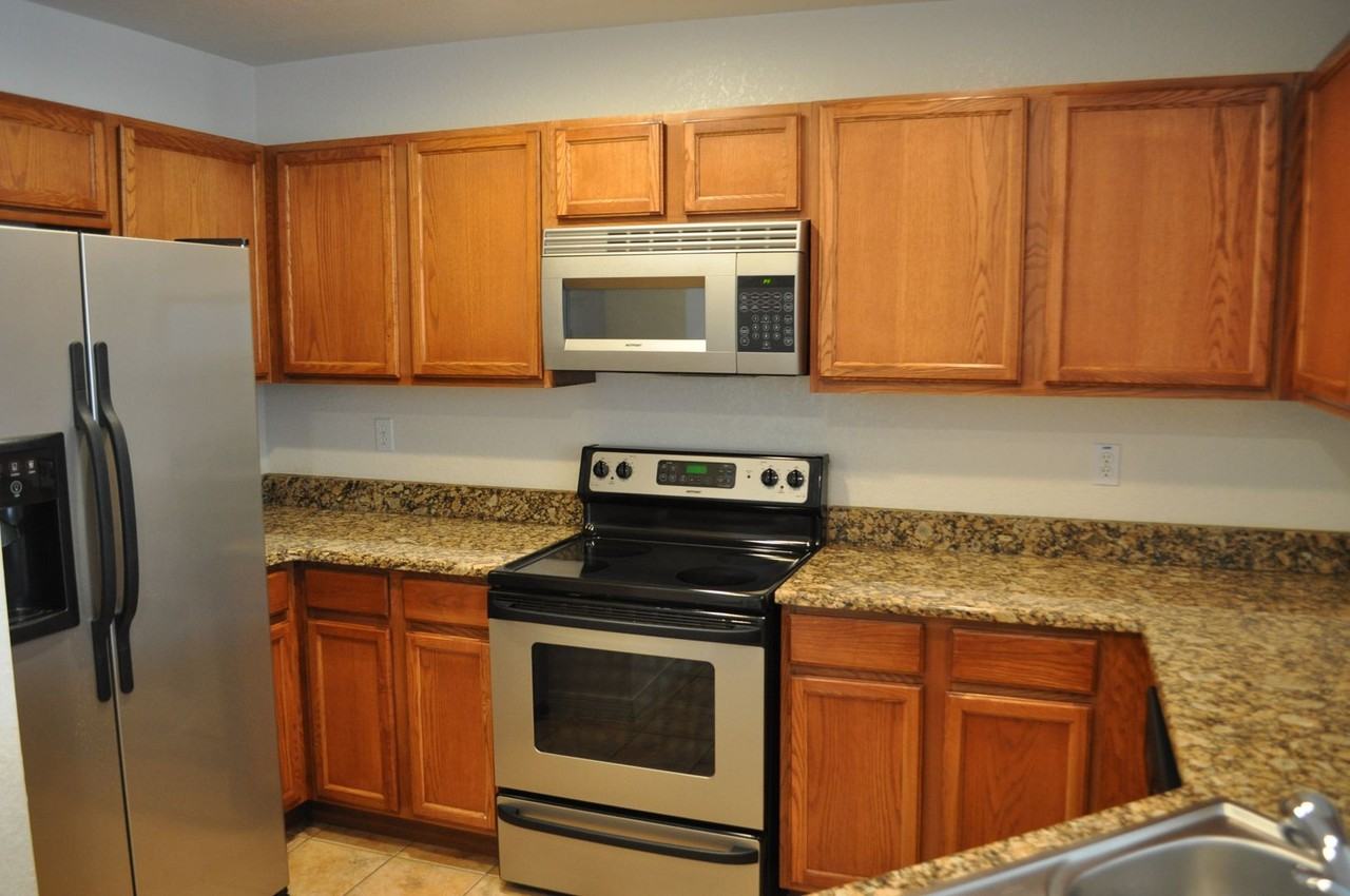 4600 4600 E Moody Blvd 5 J - Photo 2 of 16