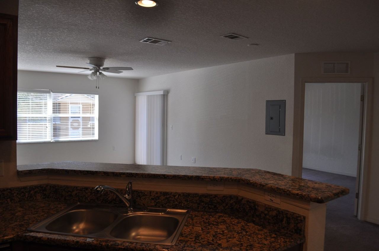 4600 4600 E Moody Blvd 5 J - Photo 3 of 16