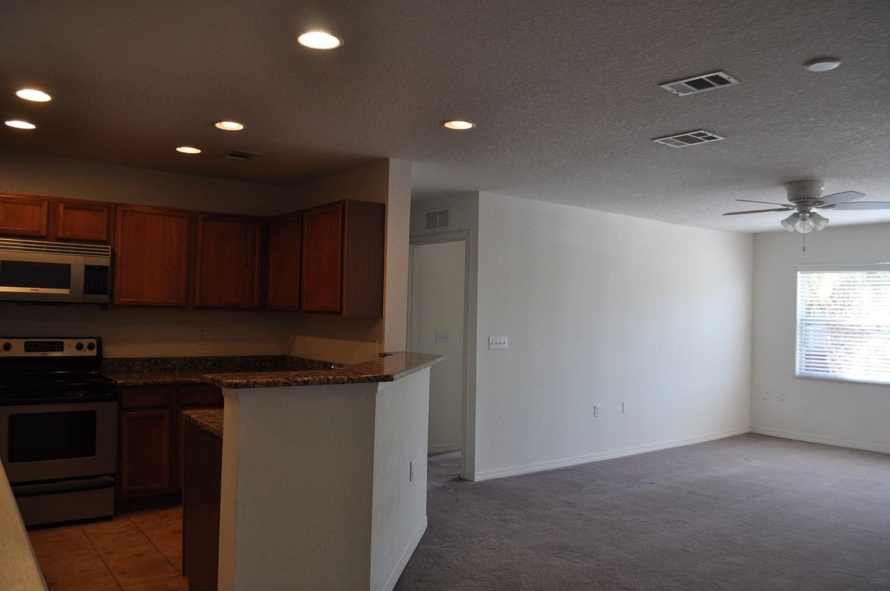 4600 4600 E Moody Blvd 5 J - Photo 4 of 16