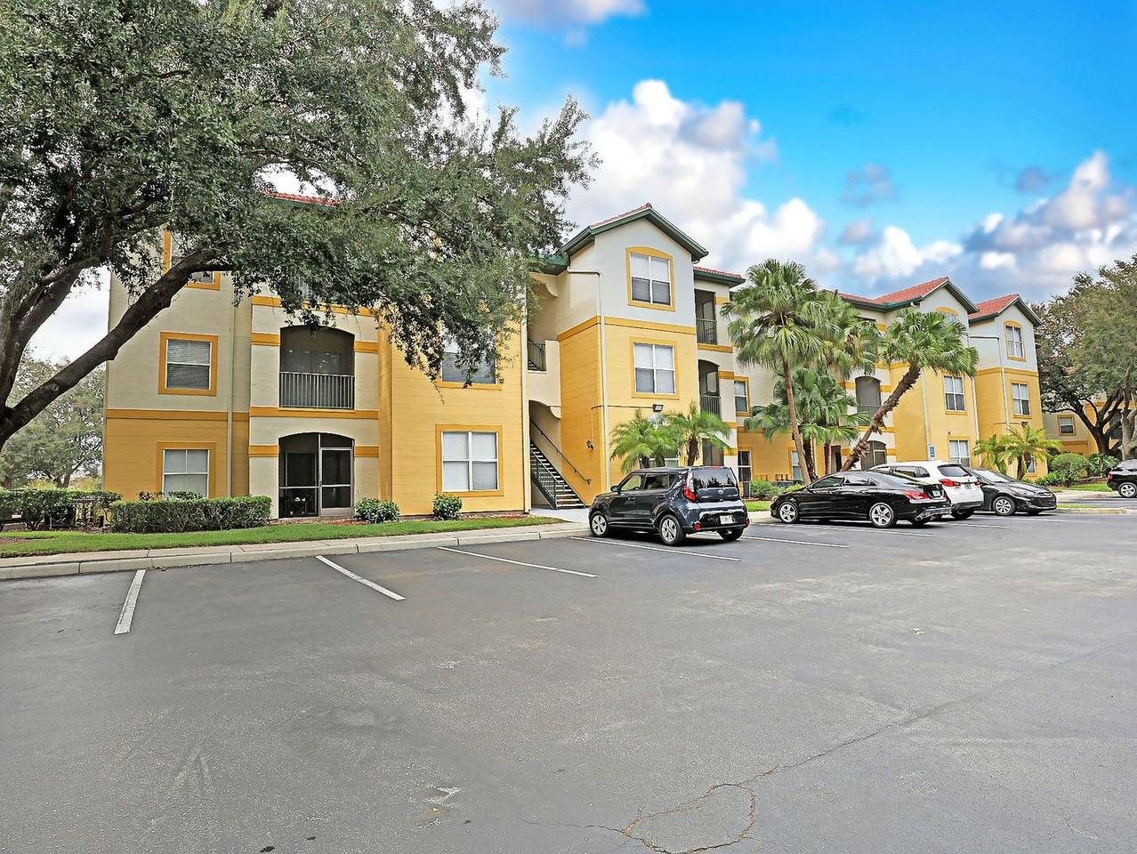 11490 11490 Villa Grand 203 - Photo 2 of 33