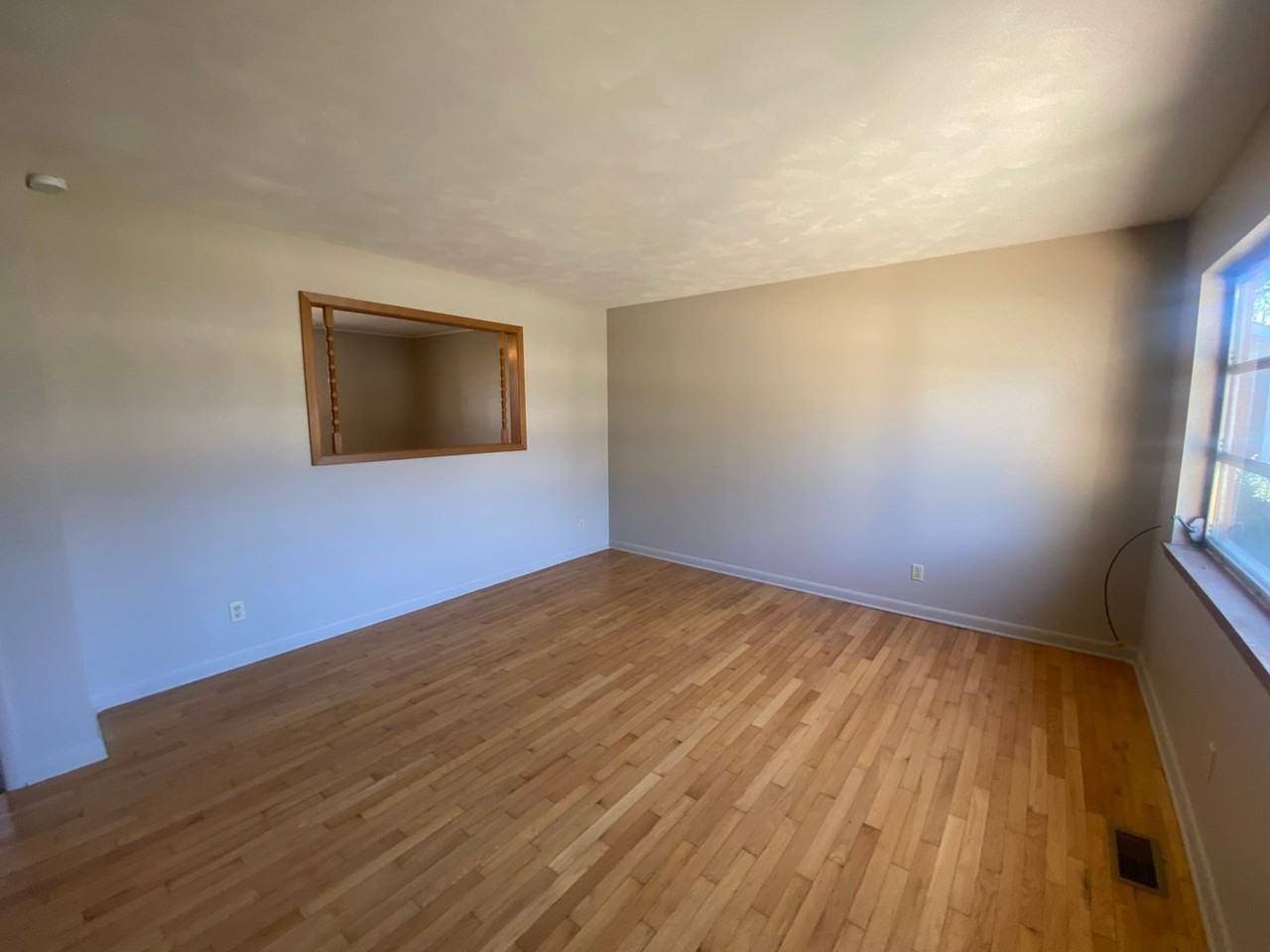 1504 S Barnes Ave - Photo 3 of 19