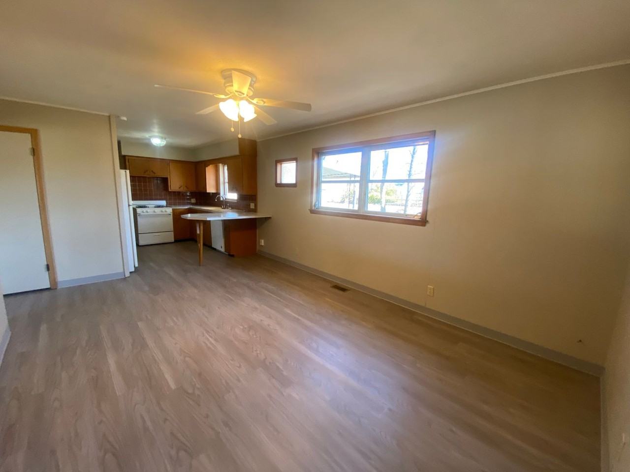 1504 S Barnes Ave - Photo 5 of 19