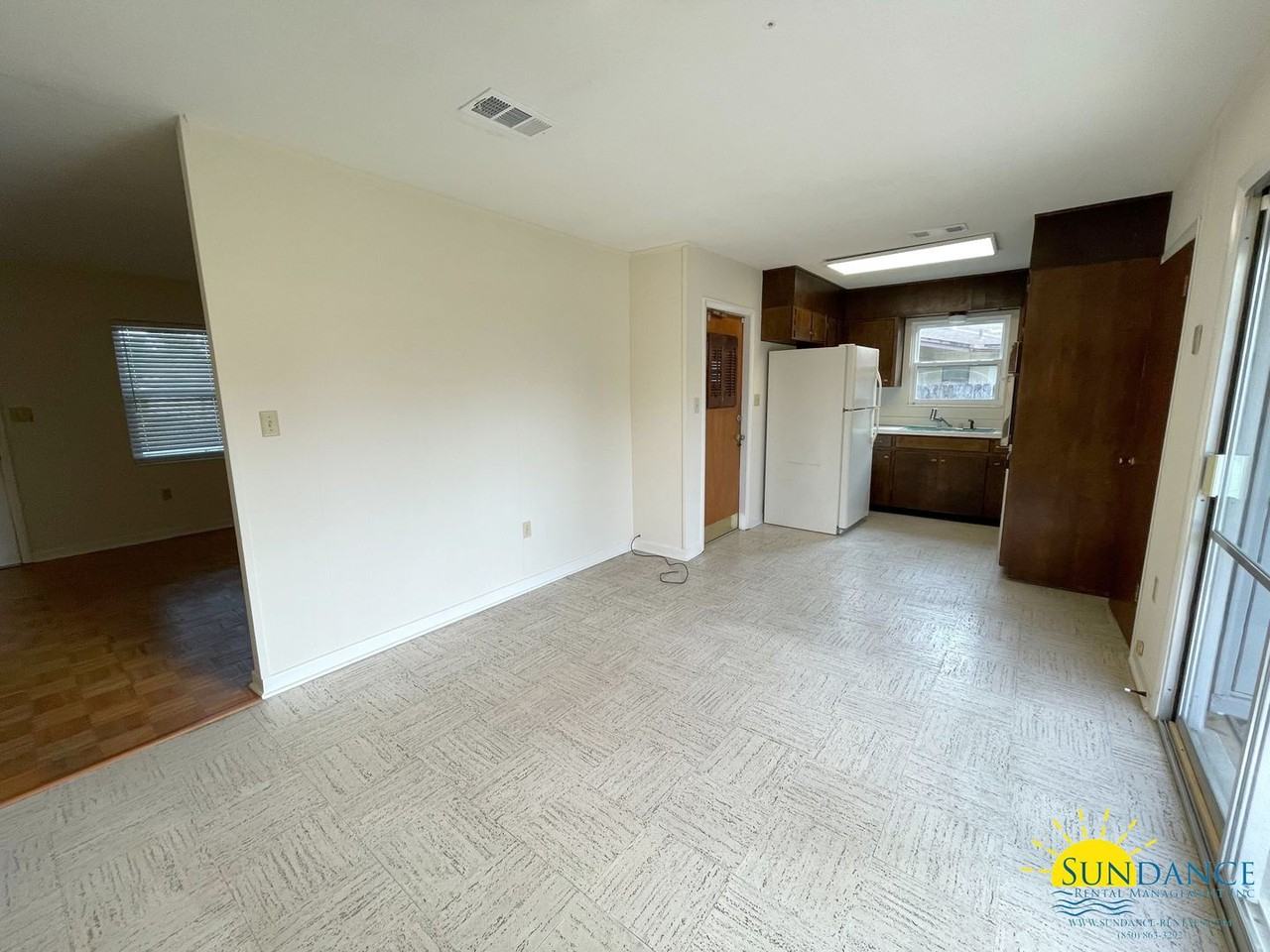 637 Golf Course Dr Ne - Photo 3 of 16