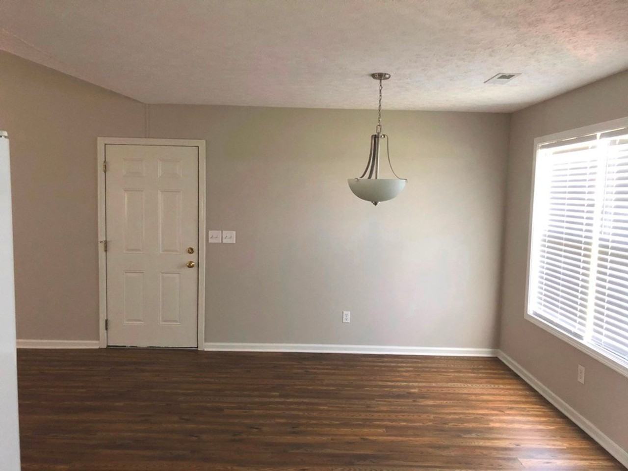 275 Oxmoor Dr - Photo 3 of 24