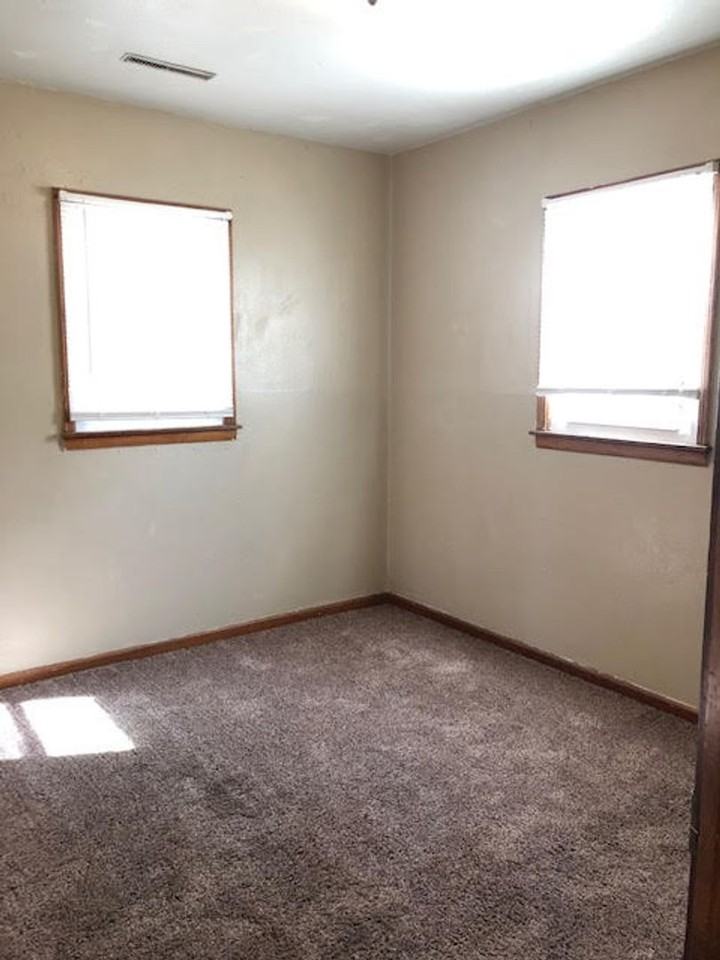 723 Hartman Ave - Photo 6 of 8