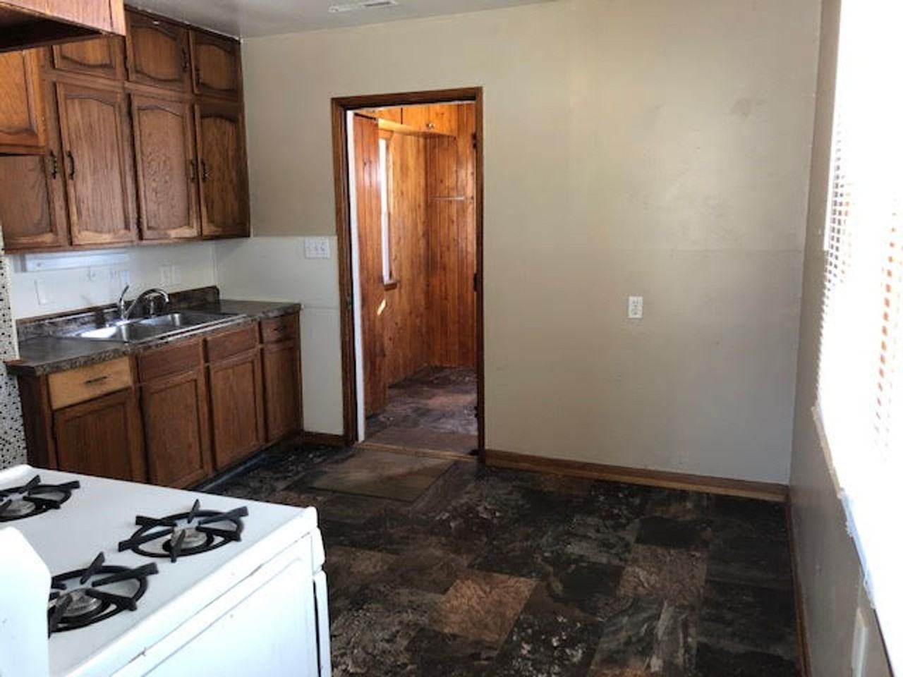 723 Hartman Ave - Photo 7 of 8