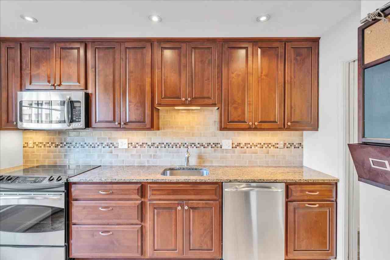 1901 North Arlington Avenue - Photo 3 of 25