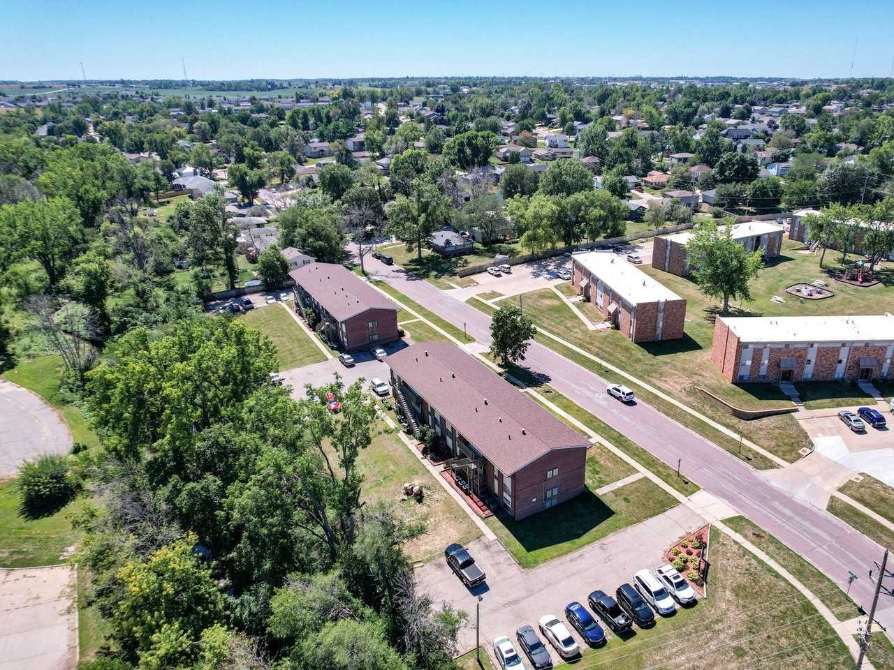 East Olive Apartments (1708) - Photo 2 of 4