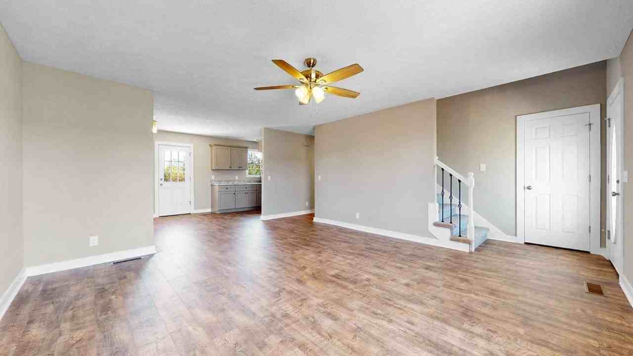 1158 Bell Buckle Wartrace Rd - Photo 2 of 10