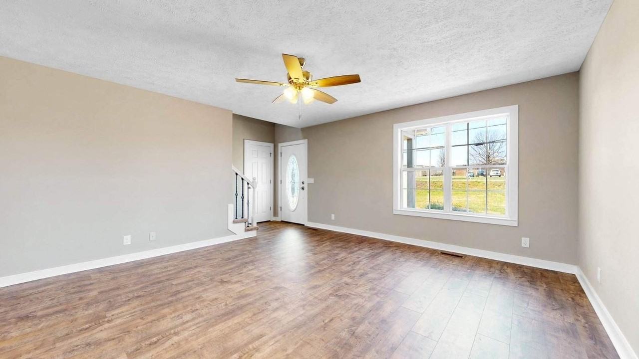 1158 Bell Buckle Wartrace Rd - Photo 3 of 10