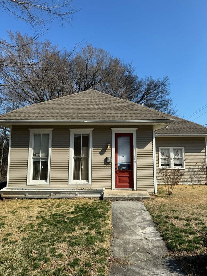 660 E 12th Ave - Photo 2 of 9