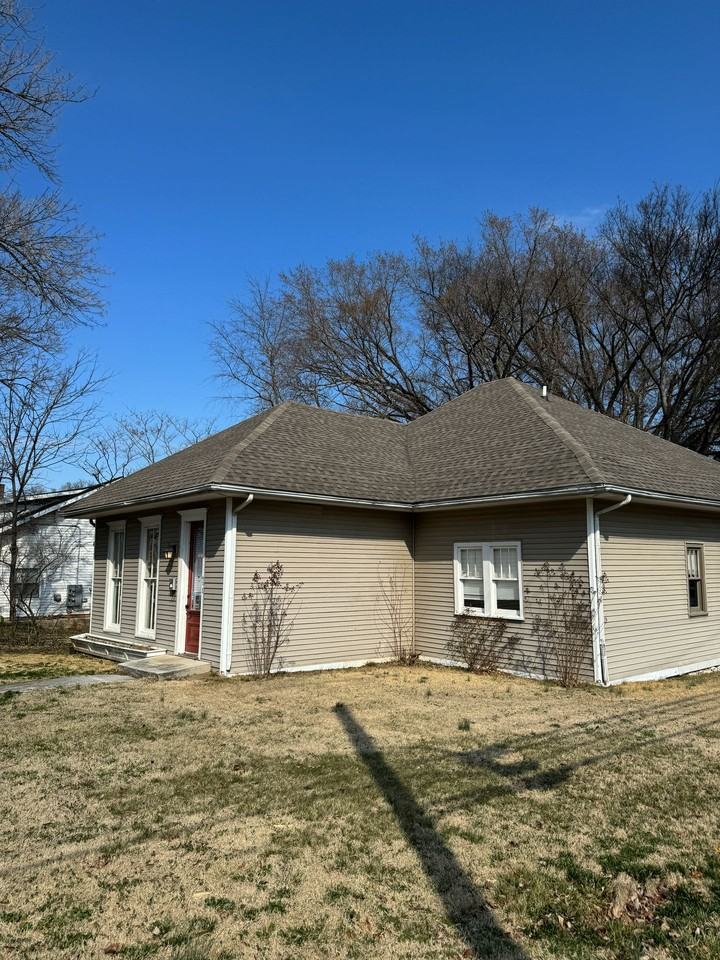 660 E 12th Ave - Photo 3 of 9