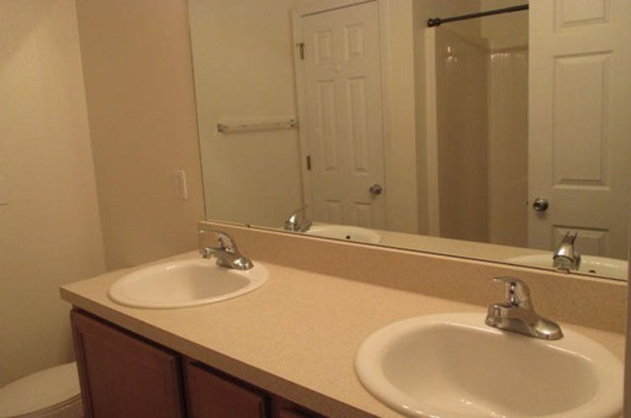 713 N Park Blvd - Photo 6 of 6